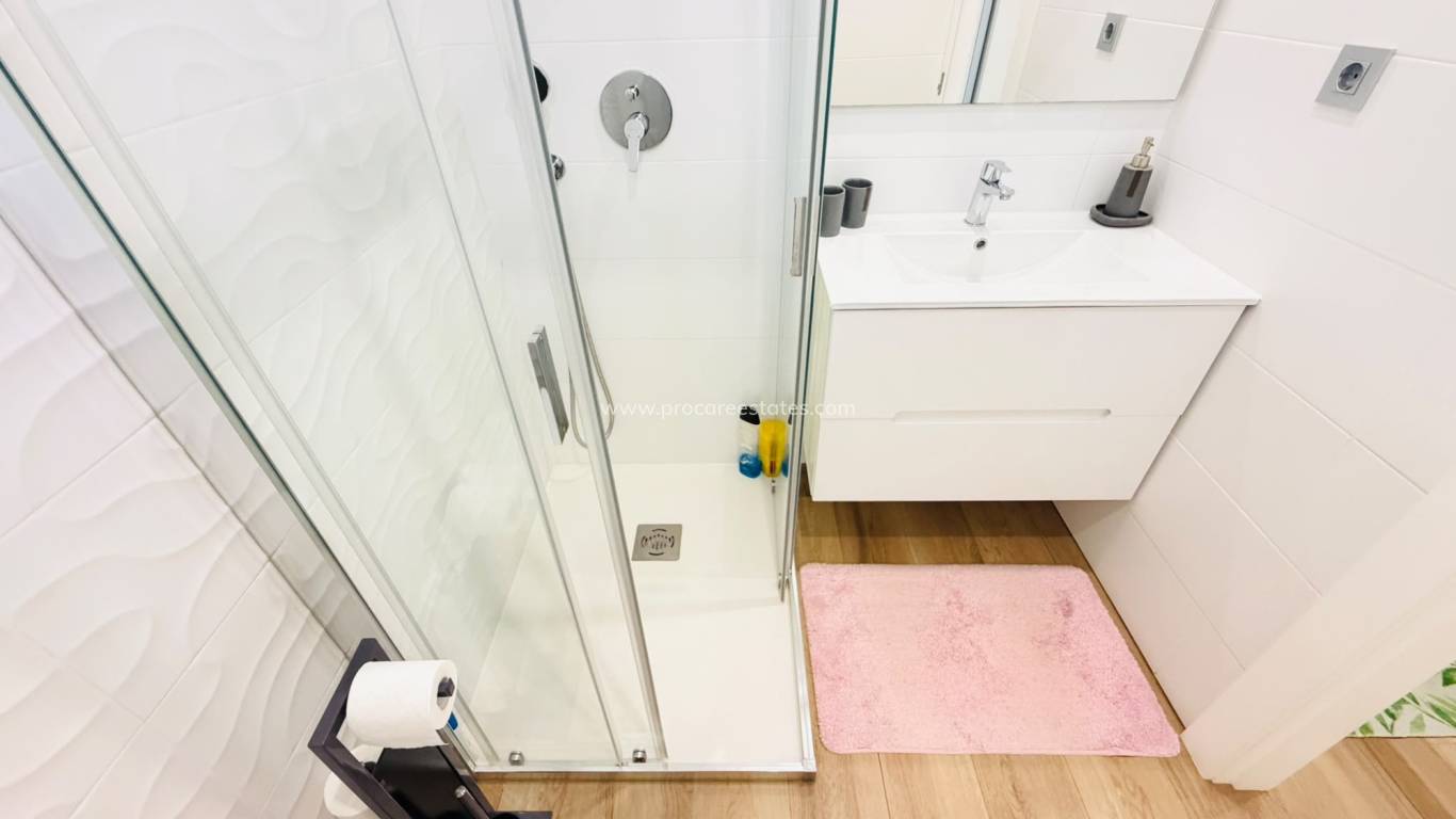 Reventa - Villa - Los Montesinos - La Herada
