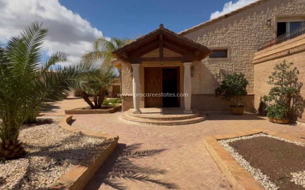 Reventa - Villa - Los Nietos - Nietos  Los