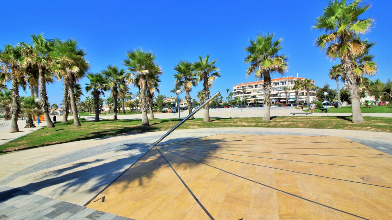 Reventa - Villa - Orihuela Costa - Playa Flamenca