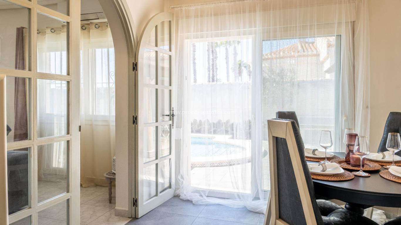 Reventa - Villa - Orihuela Costa - Playa Flamenca