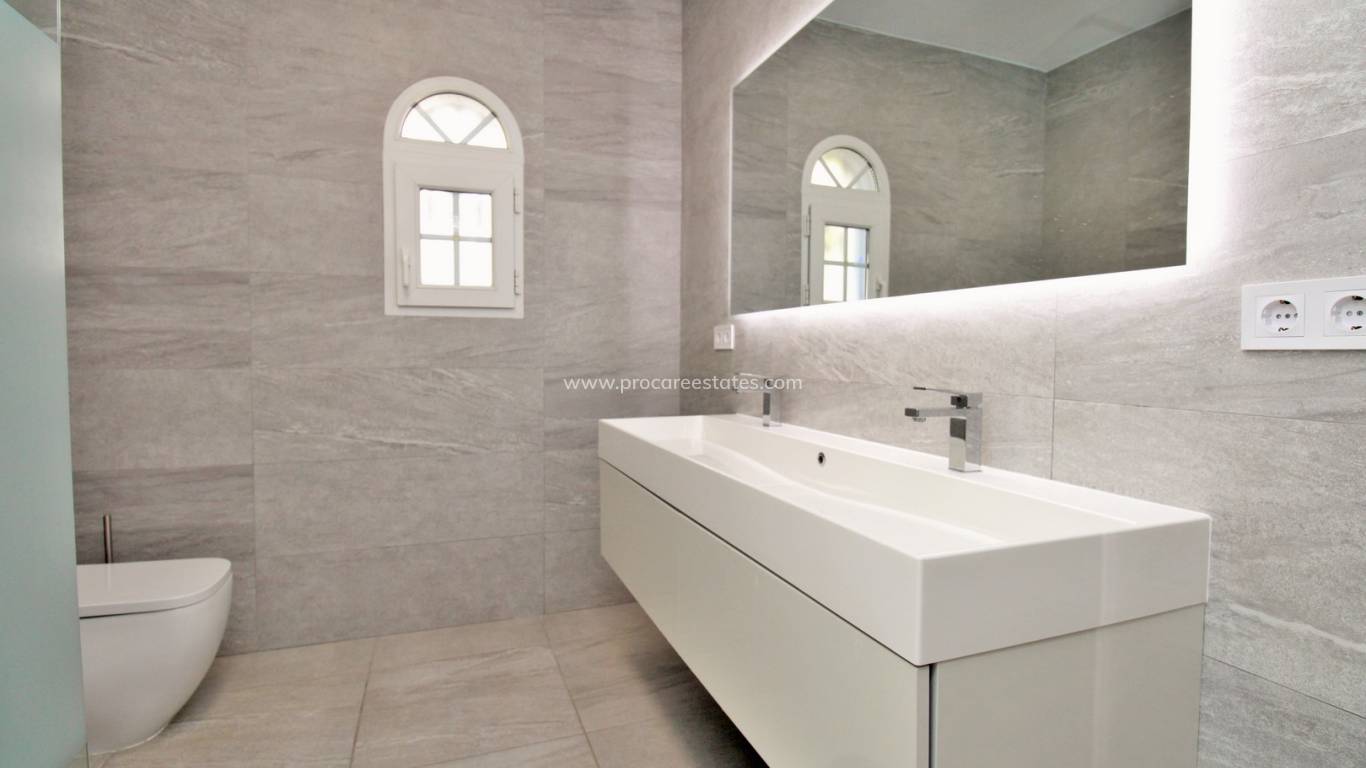 Reventa - Villa - Orihuela Costa - Vistabella Golf