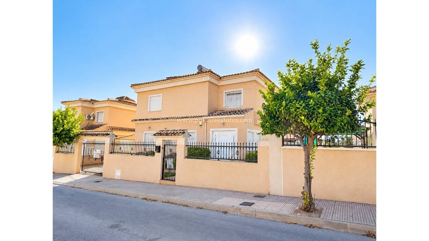 Reventa - Villa - San Fulgencio - urb.la marina