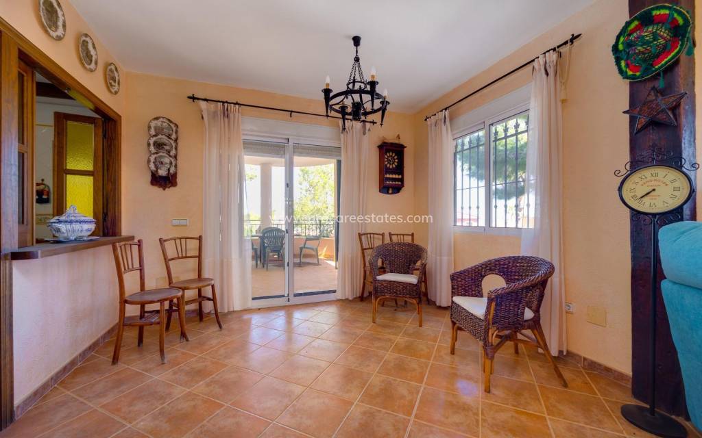 Reventa - Villa - San Miguel de Salinas - Ciudad de las comunicaciones