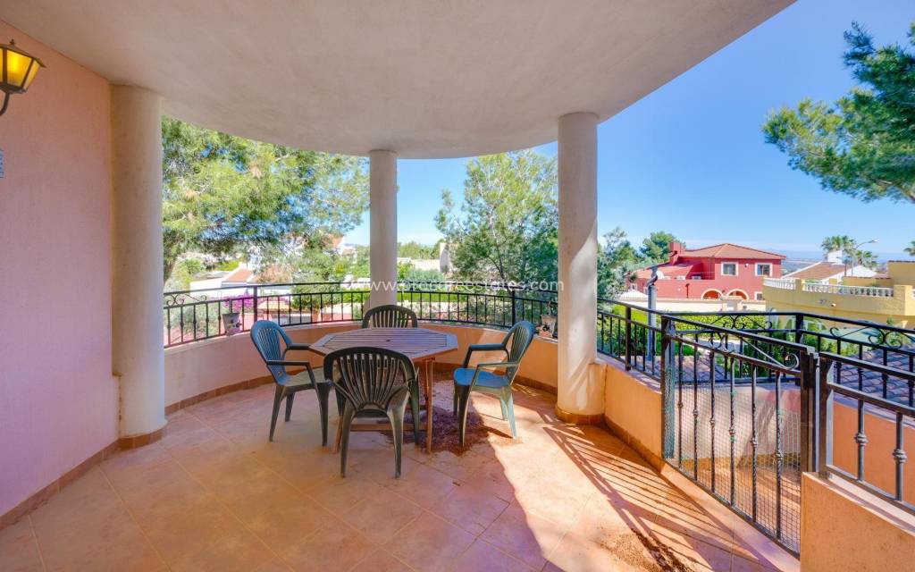 Reventa - Villa - San Miguel de Salinas - Ciudad de las comunicaciones