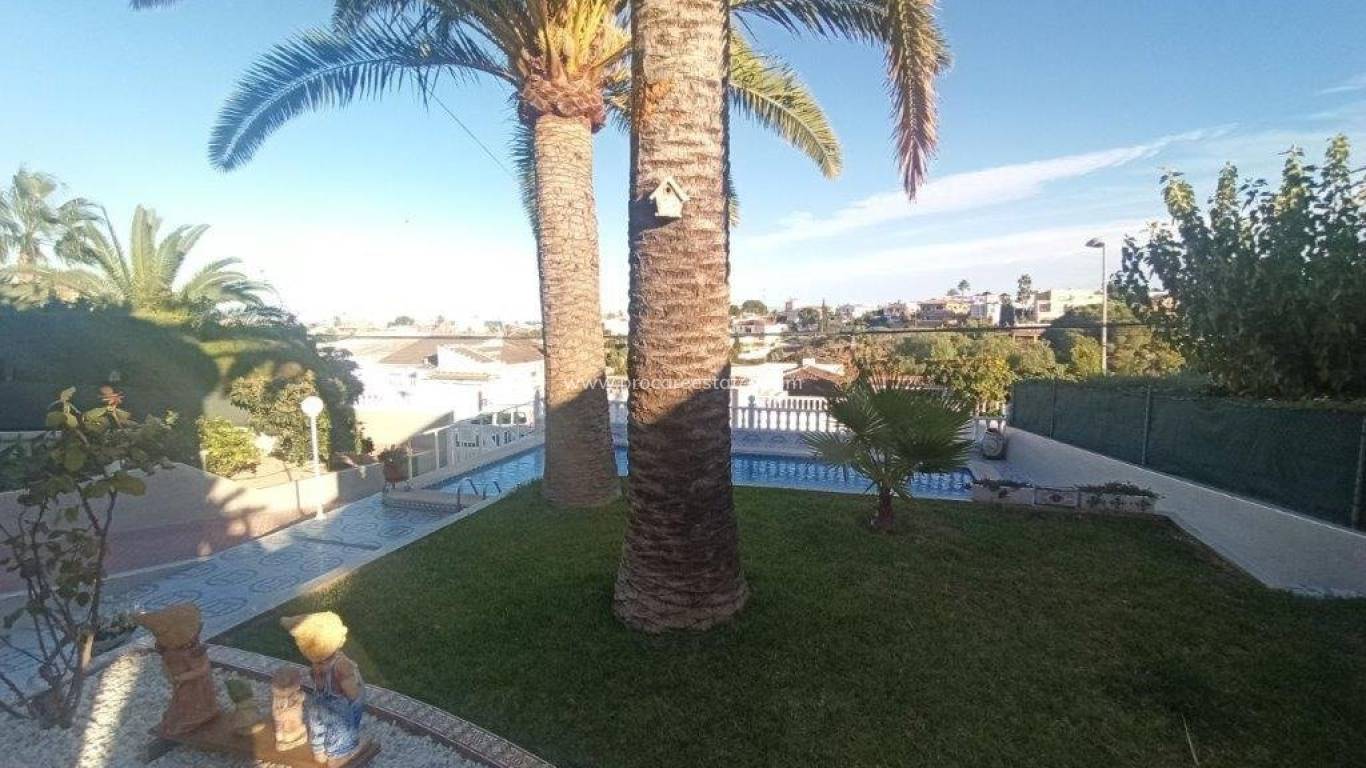 Reventa - Villa - Torrevieja - Los Balcones