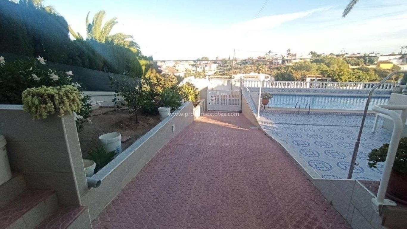 Reventa - Villa - Torrevieja - Los Balcones