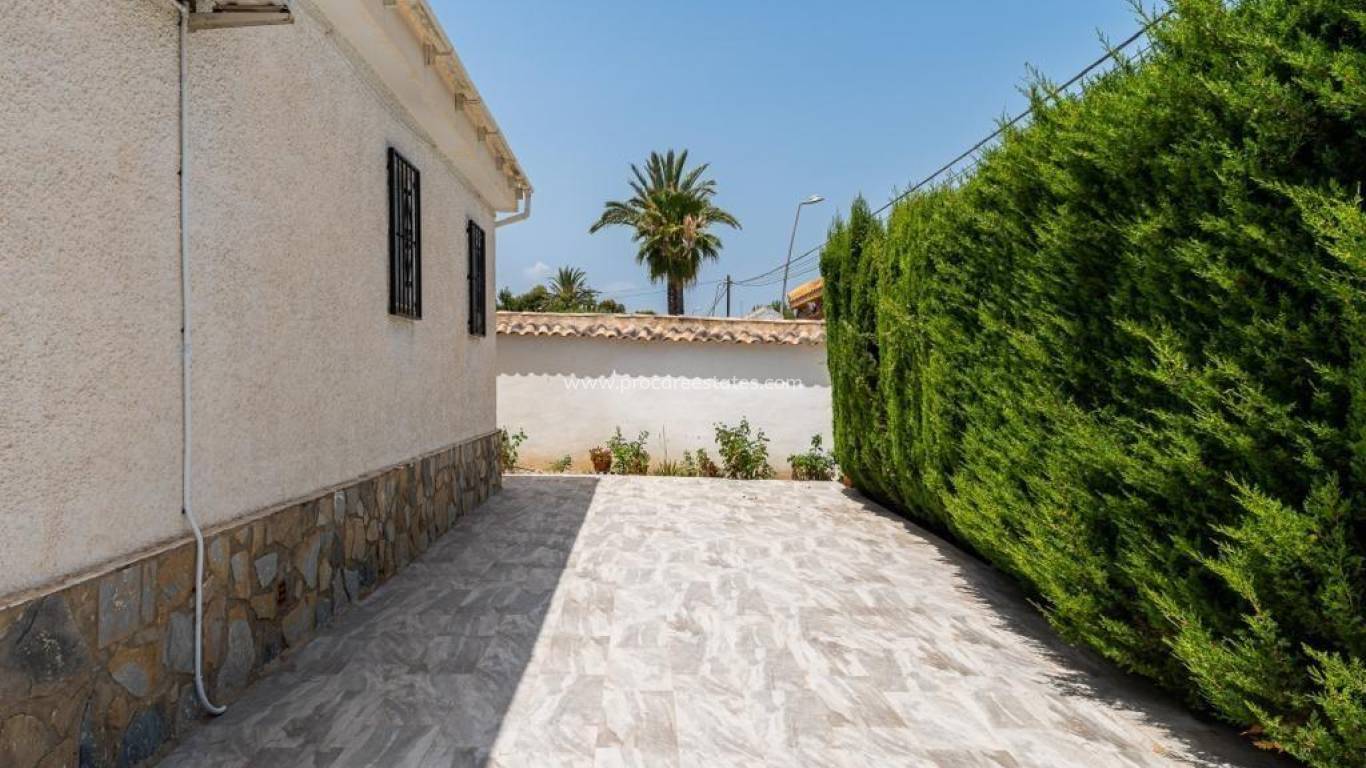 Reventa - Villa - Torrevieja - Los Balcones