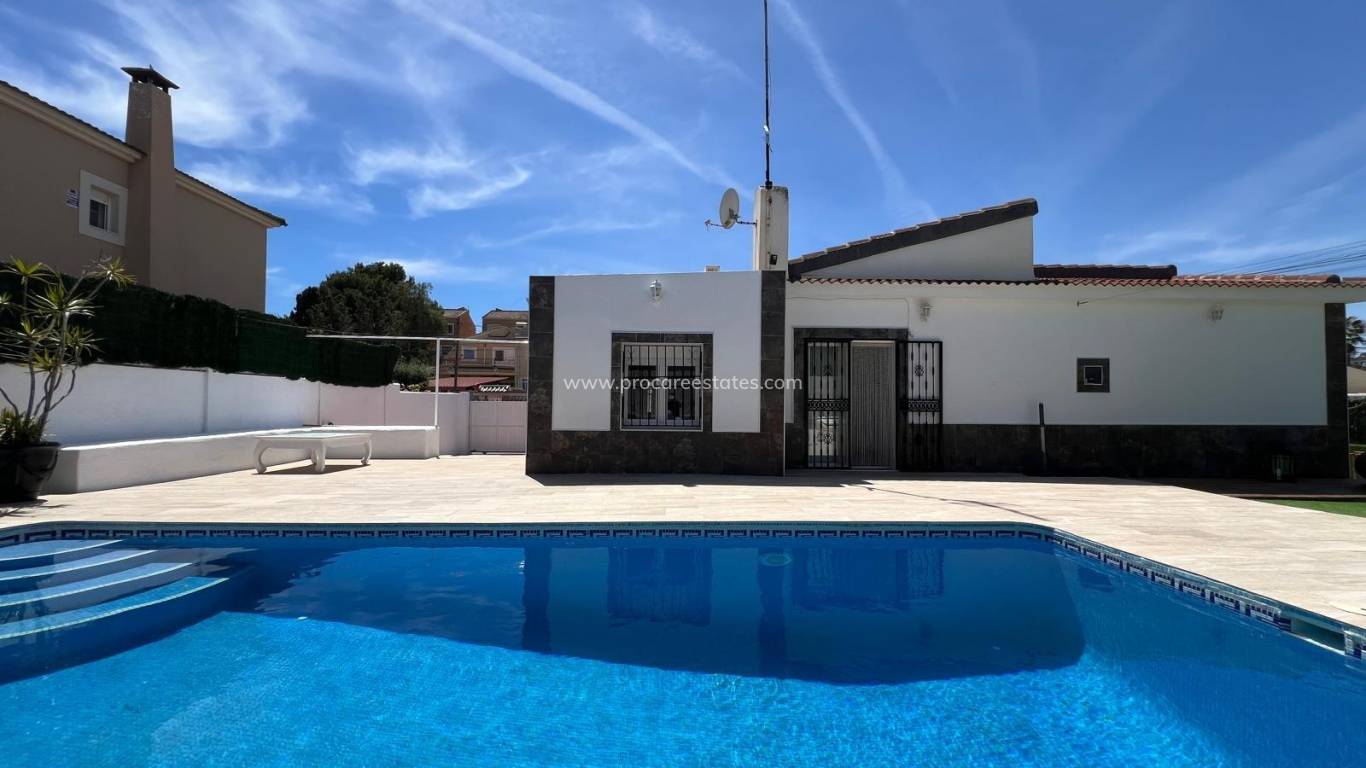 Reventa - Villa - Torrevieja - Los Balcones