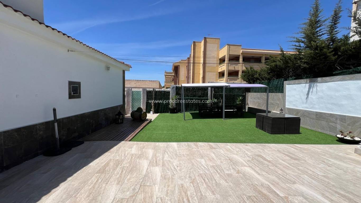 Reventa - Villa - Torrevieja - Los Balcones