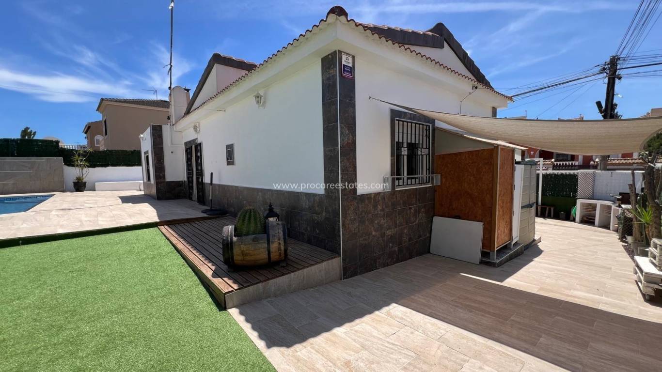 Reventa - Villa - Torrevieja - Los Balcones