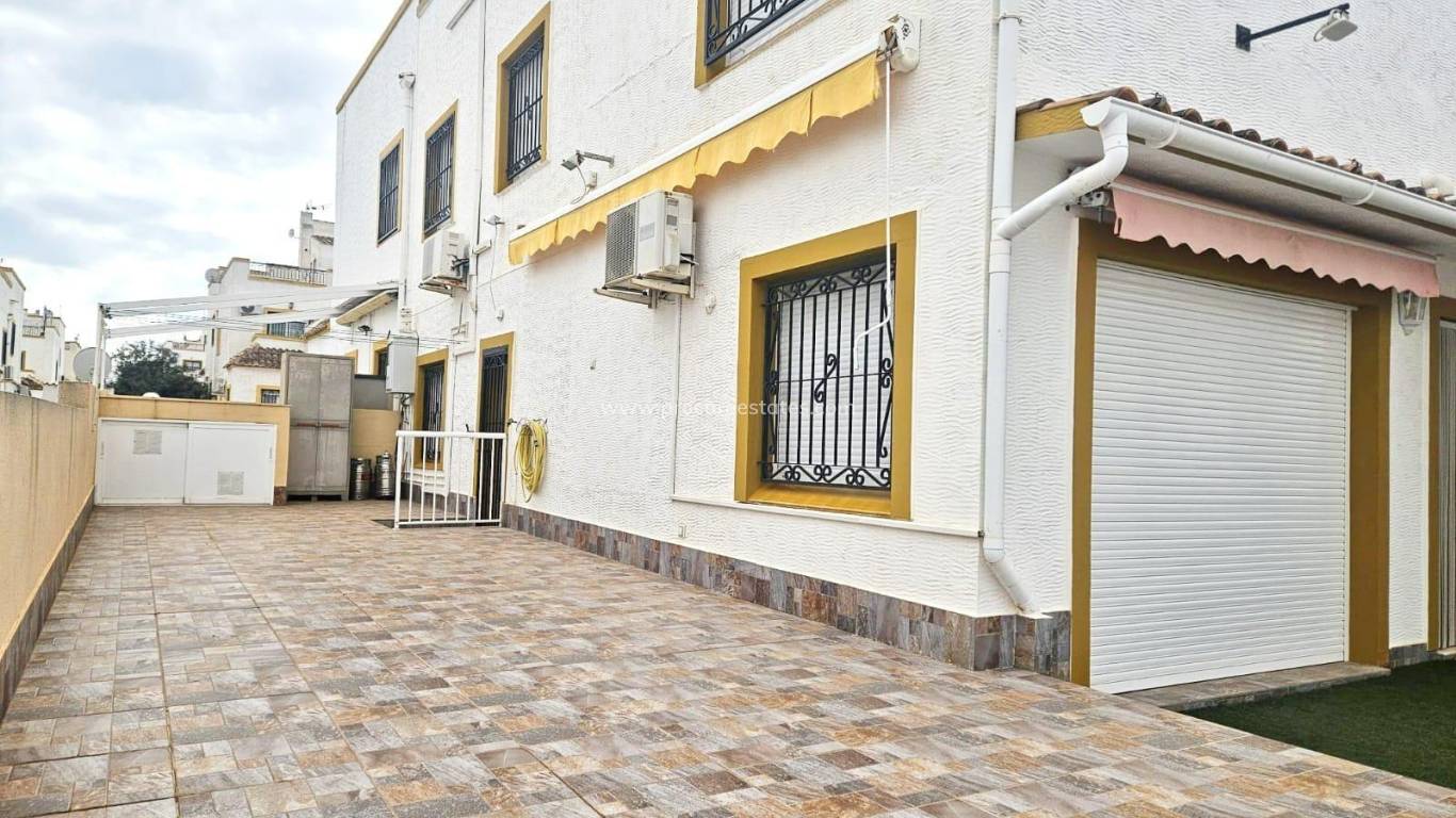 Reventa - Villa - Torrevieja - Los Balcones