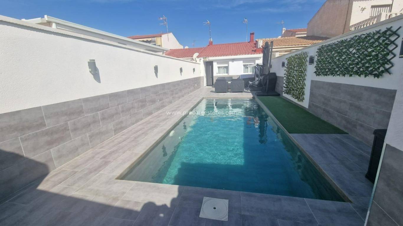 Reventa - Villa - Torrevieja - Paseo maritimo