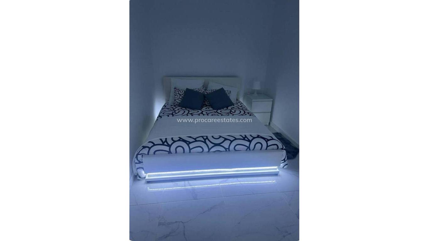 Reventa - Villa - Torrevieja - Paseo maritimo