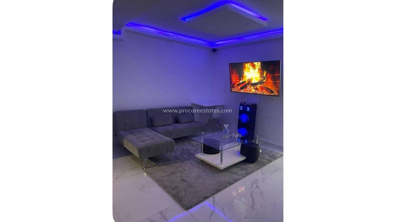 Reventa - Villa - Torrevieja - Paseo maritimo