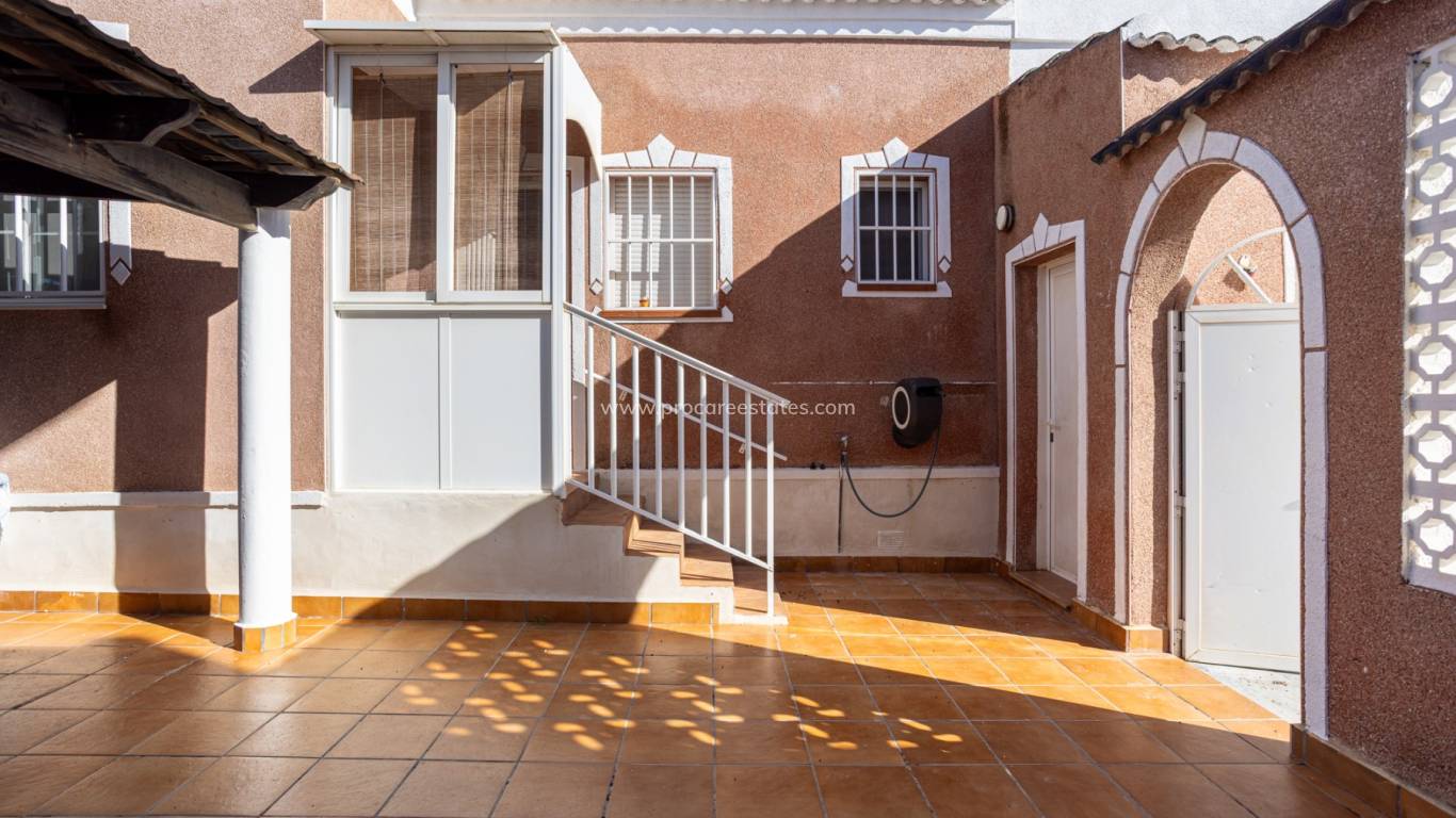 Reventa - Villa - Torrevieja - Urbanización San Luis