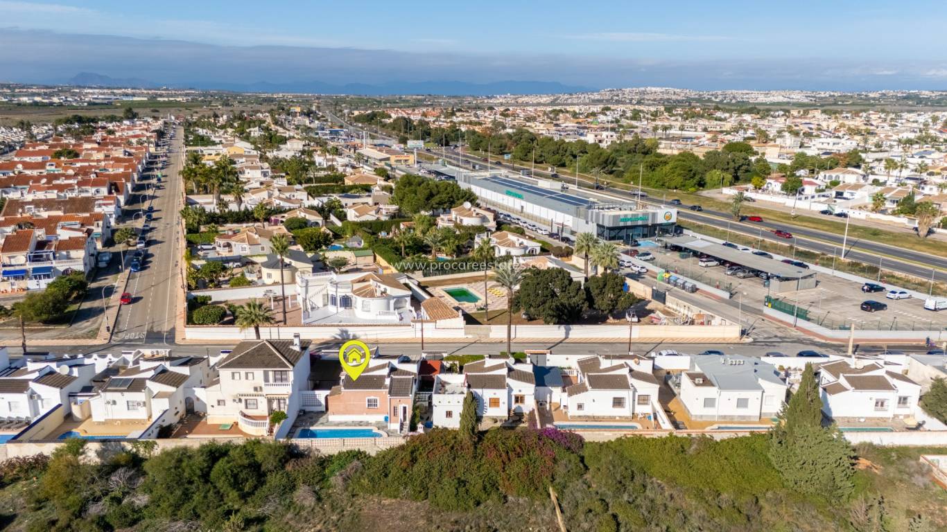 Reventa - Villa - Torrevieja - Urbanización San Luis