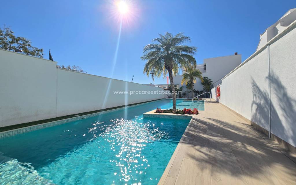 Revente - Apartment / Flat * - Pilar de la Horadada *