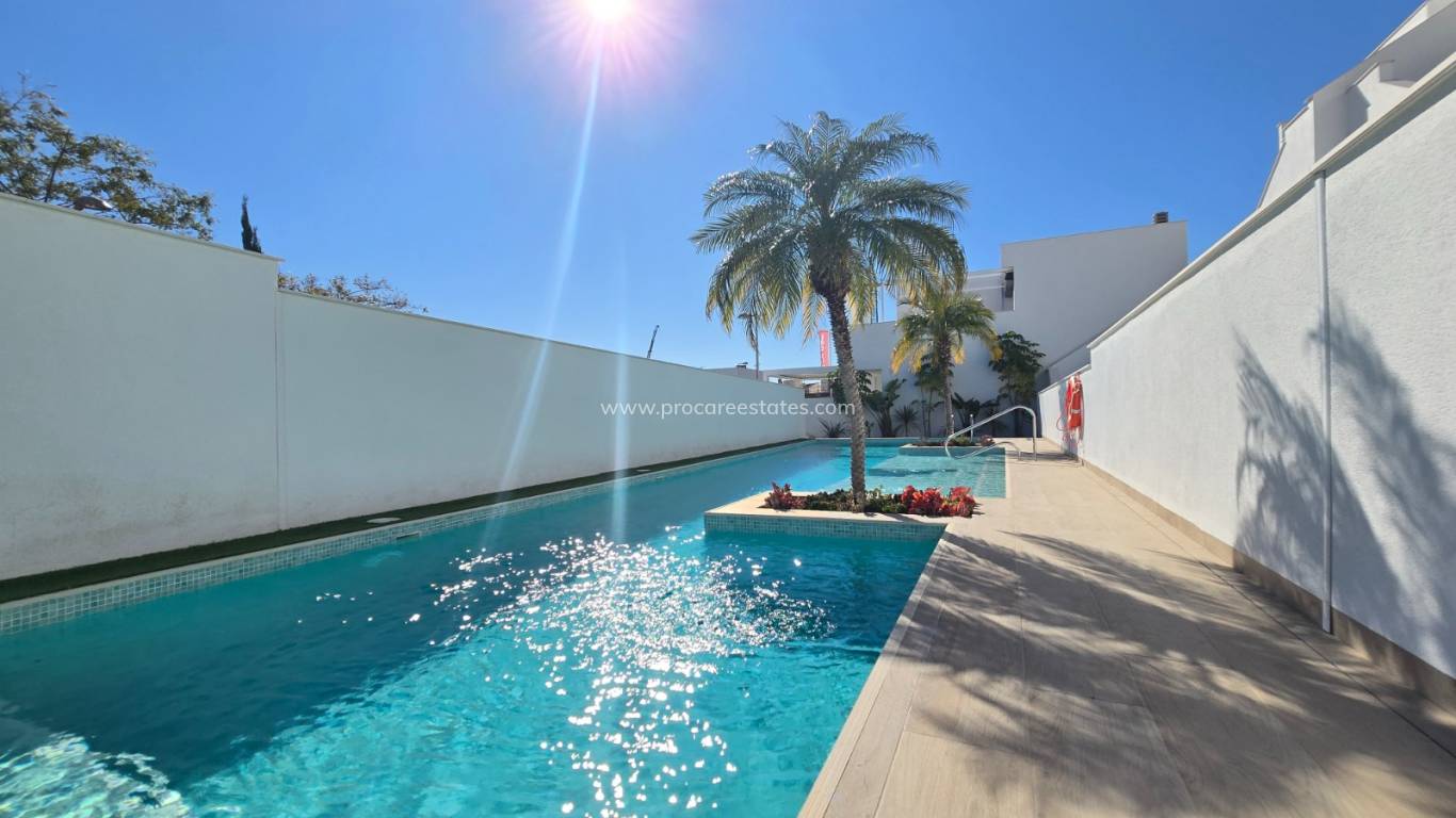 Revente - Apartment / Flat * - Pilar de la Horadada *