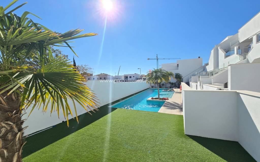 Revente - Apartment / Flat * - Pilar de la Horadada *