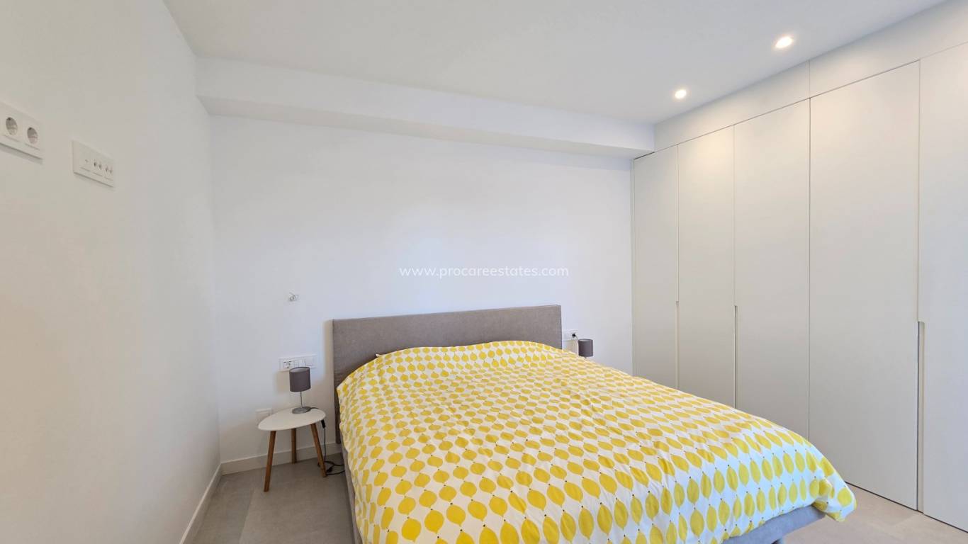 Revente - Apartment / Flat * - Pilar de la Horadada *