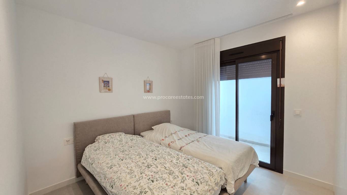 Revente - Apartment / Flat * - Pilar de la Horadada *