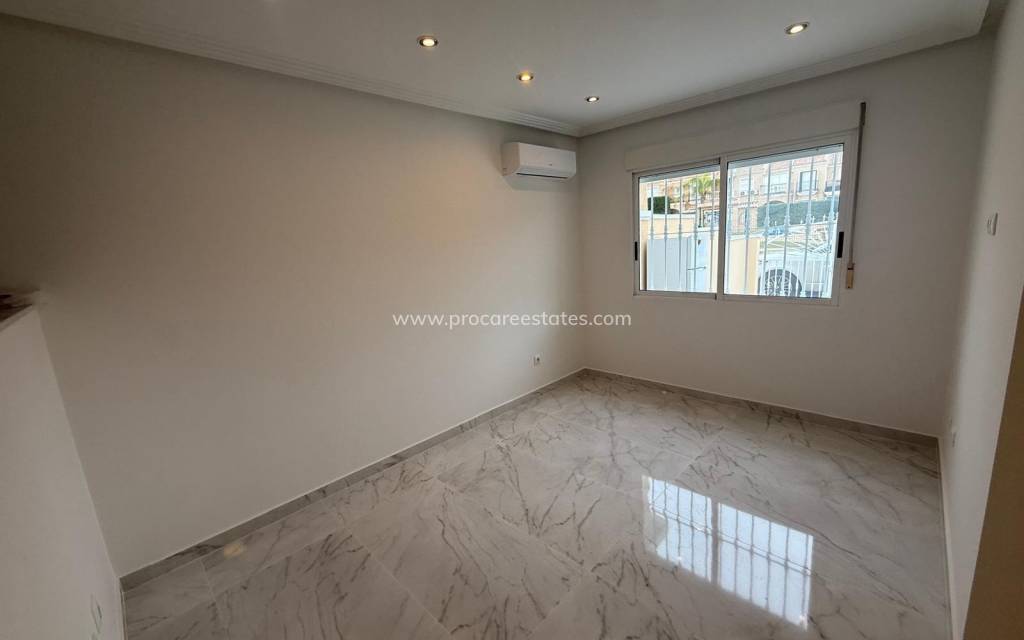 Revente - Appartement - Torrevieja - Aguas Nuevas