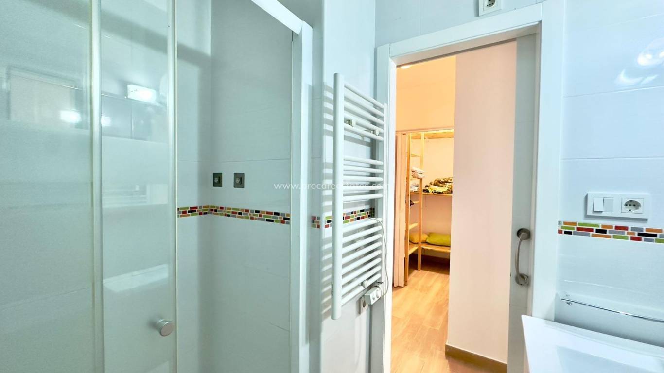 Revente - Appartement - Torrevieja - Carrefour Area