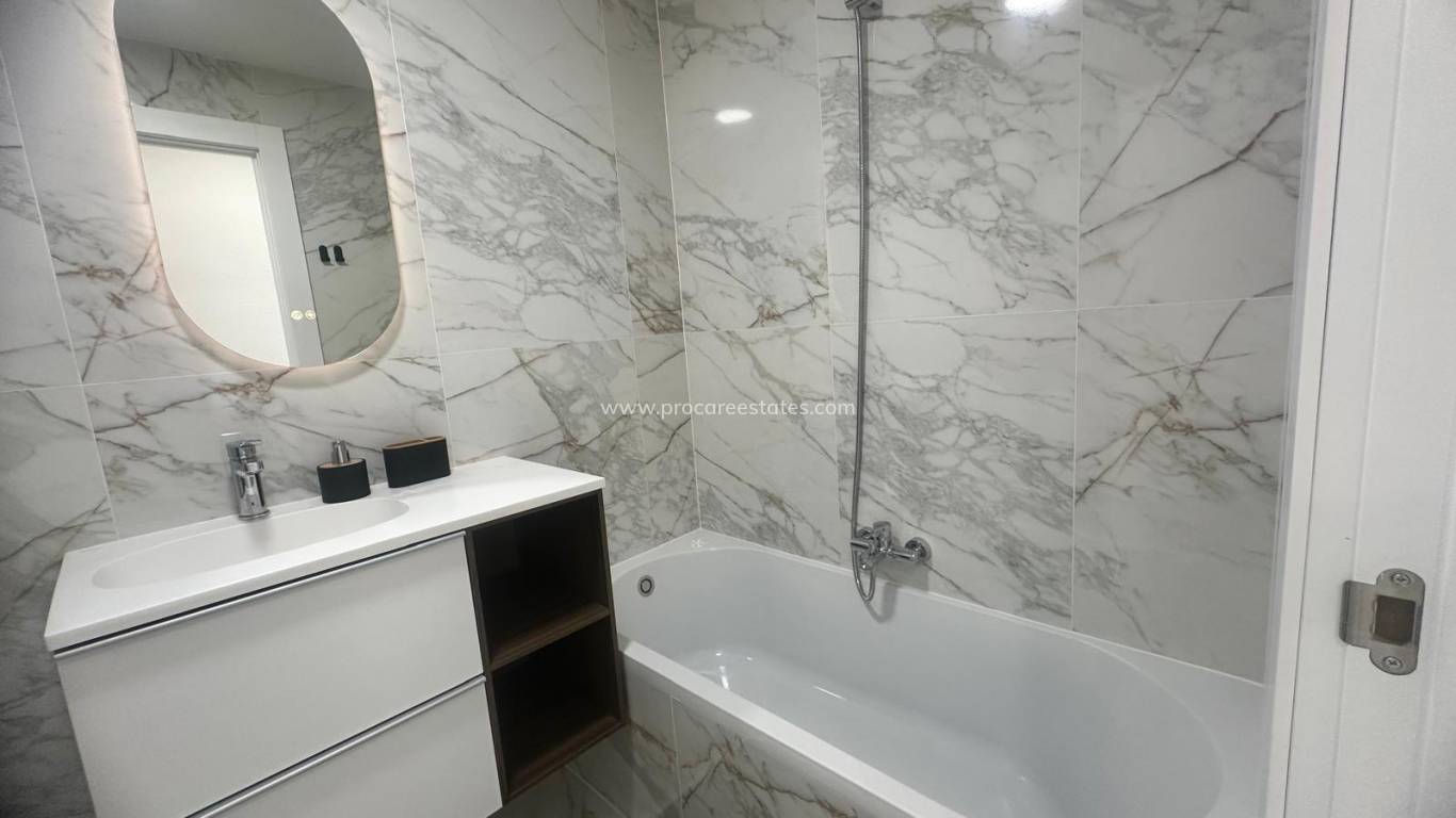 Revente - Appartement - Torrevieja - Torrevieja Center