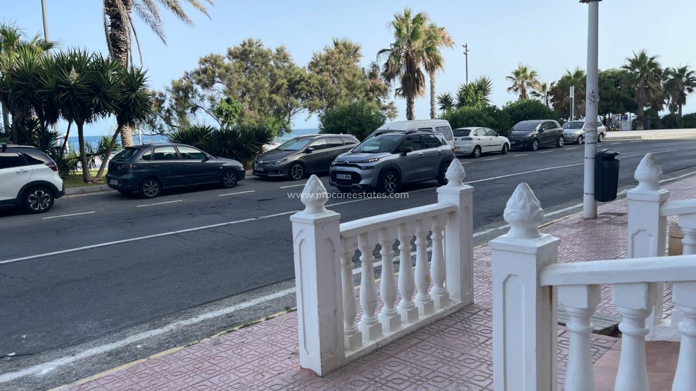 Revente - Commercial space - Torrevieia - Comunidad Valenciana