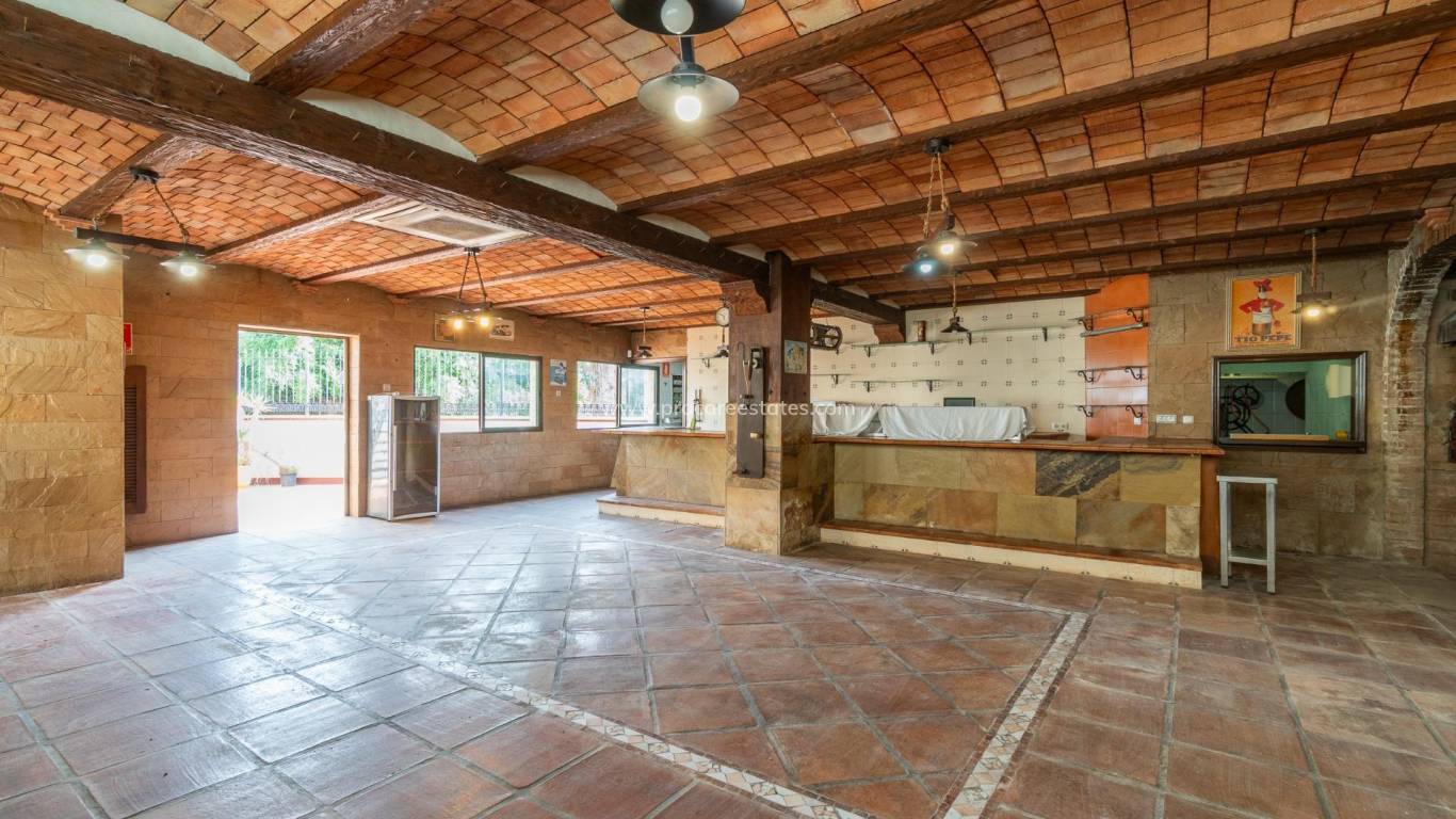 Revente - Propriété commerciale - Torrevieja - Los Altos