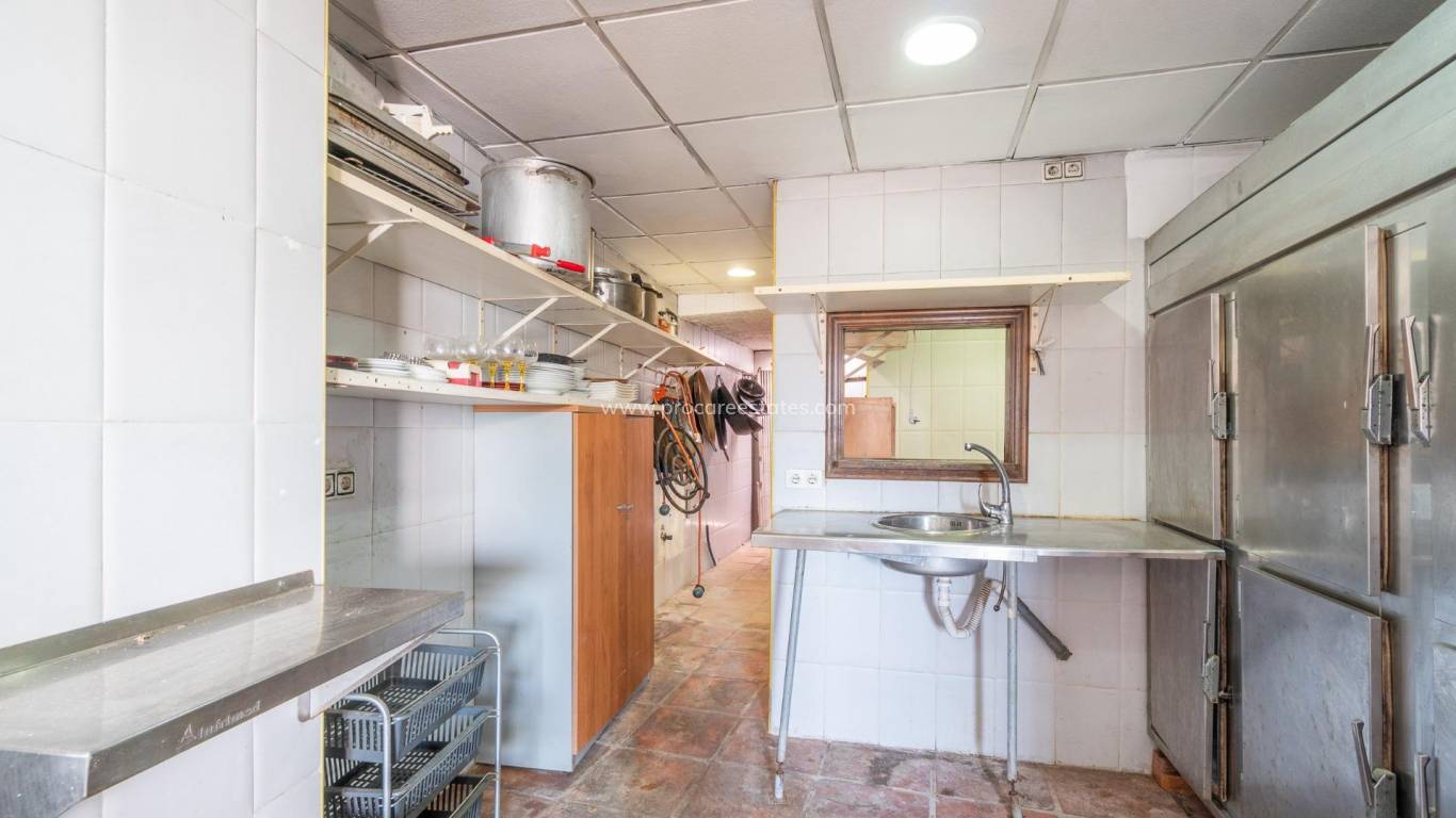 Revente - Propriété commerciale - Torrevieja - Los Altos