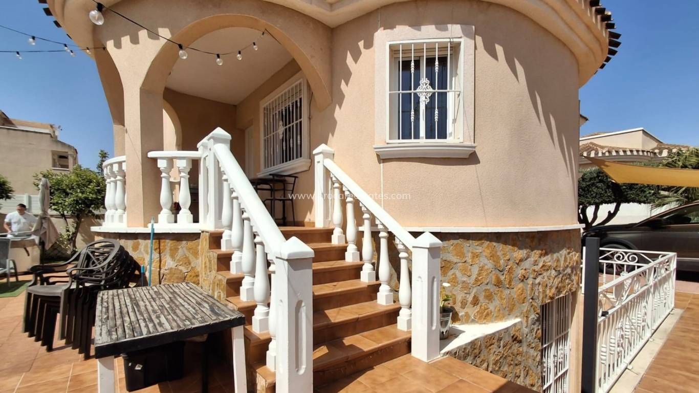 Revente - Villa Detached - Ciudad Quesada - Doña Pepa