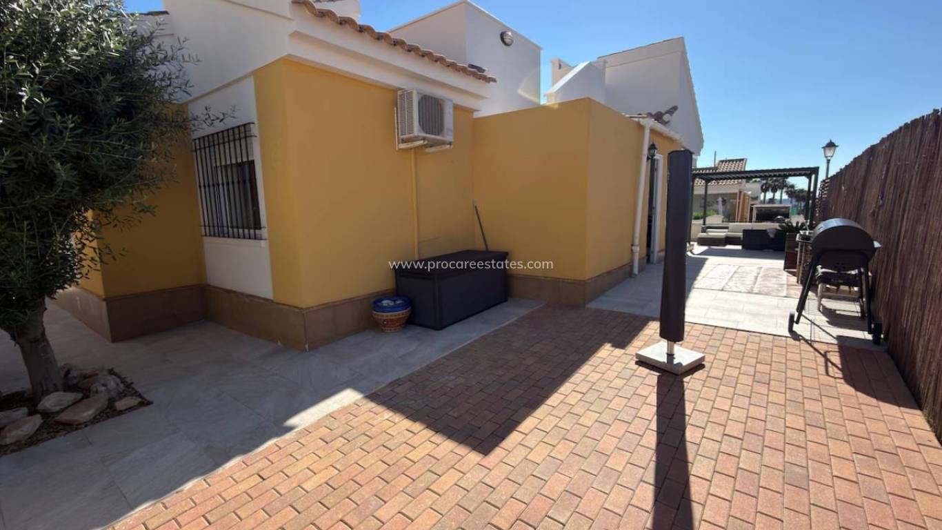 Revente - Villa - Los Montesinos - Urbanizacion montesol