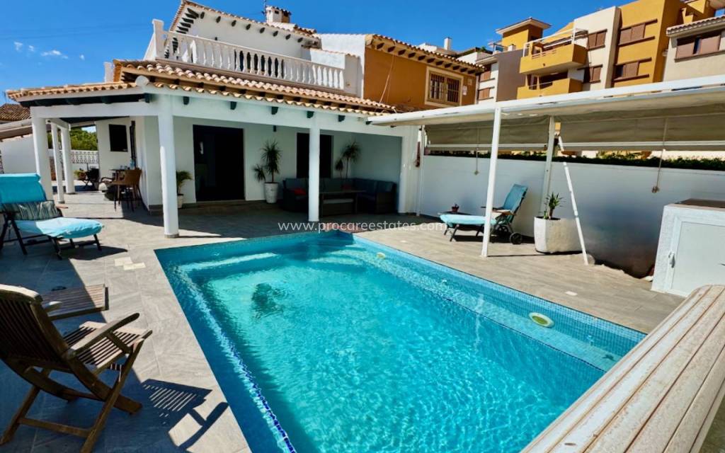 Revente - Villa - Orihuela Costa - Punta Prima