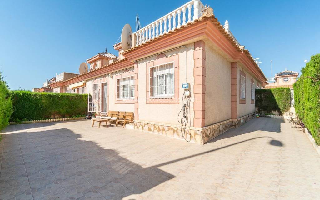Revente - Villa - Orihuela Costa - Punta Prima