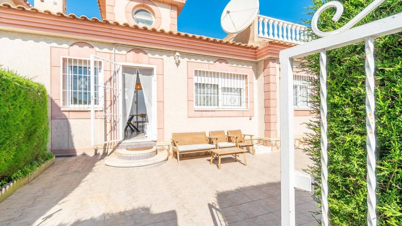 Revente - Villa - Orihuela Costa - Punta Prima