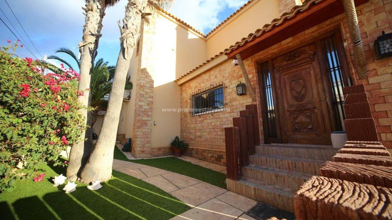 Revente - Villa - Orihuela Costa - Villamartin