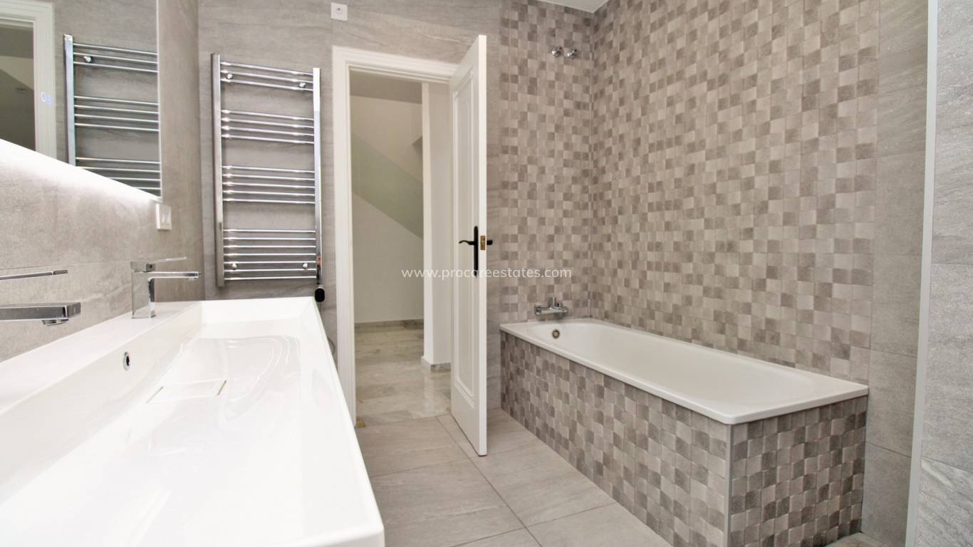 Revente - Villa - Orihuela Costa - Vistabella Golf