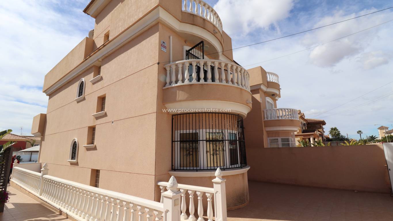 Revente - Villa - Torrevieja - Aguas Nuevas