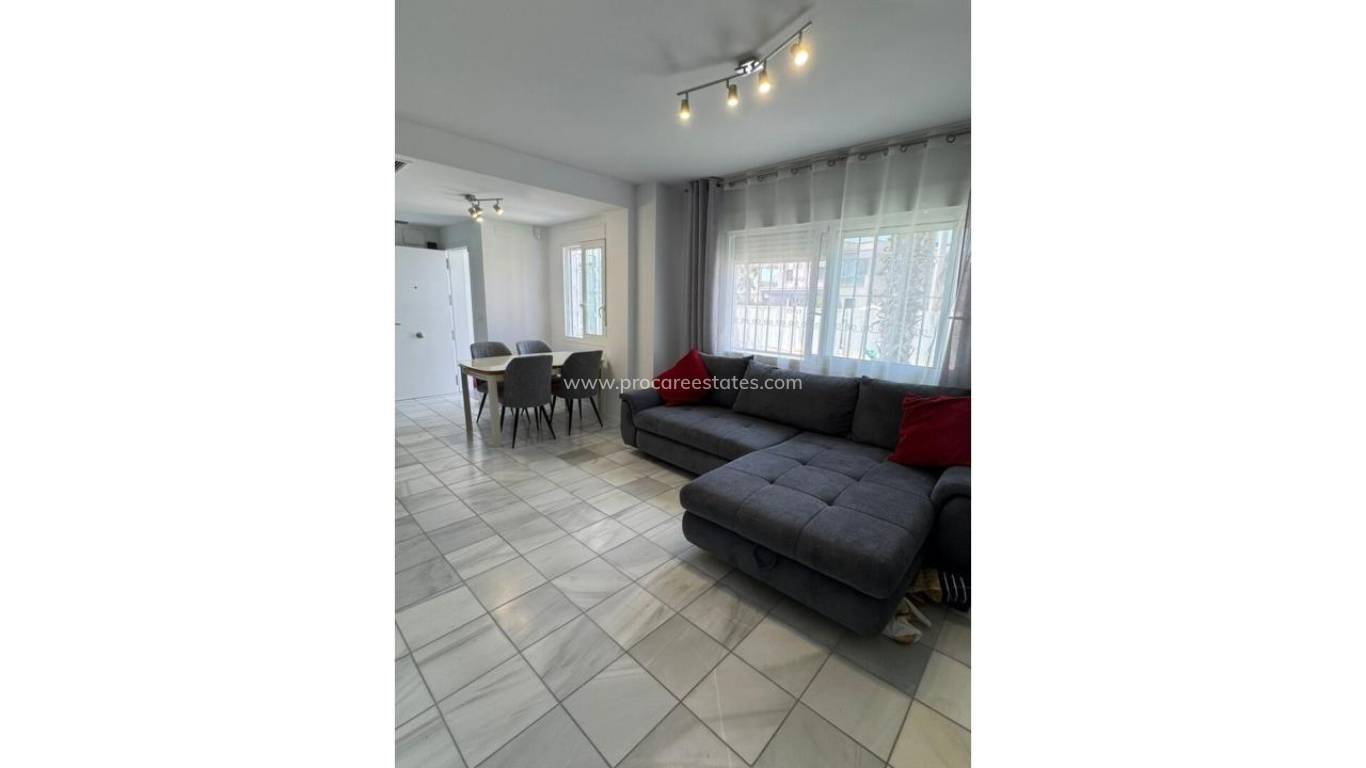 Revente - Villa - Torrevieja - Aguas Nuevas