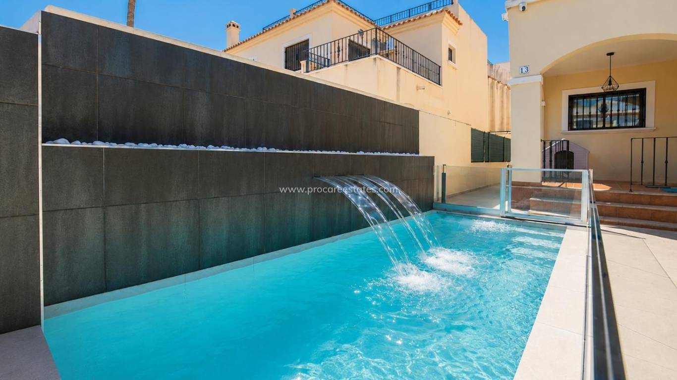 Revente - Villa - Torrevieja - Aguas Nuevas
