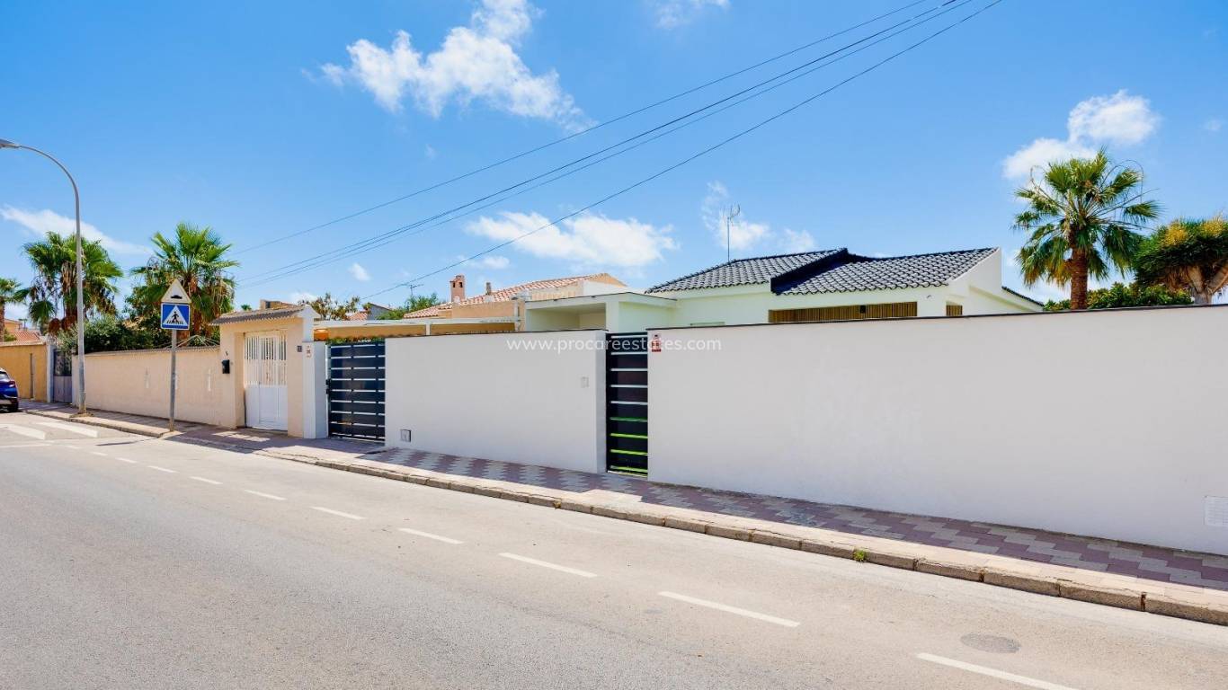 Revente - Villa - Torrevieja - El Chaparral