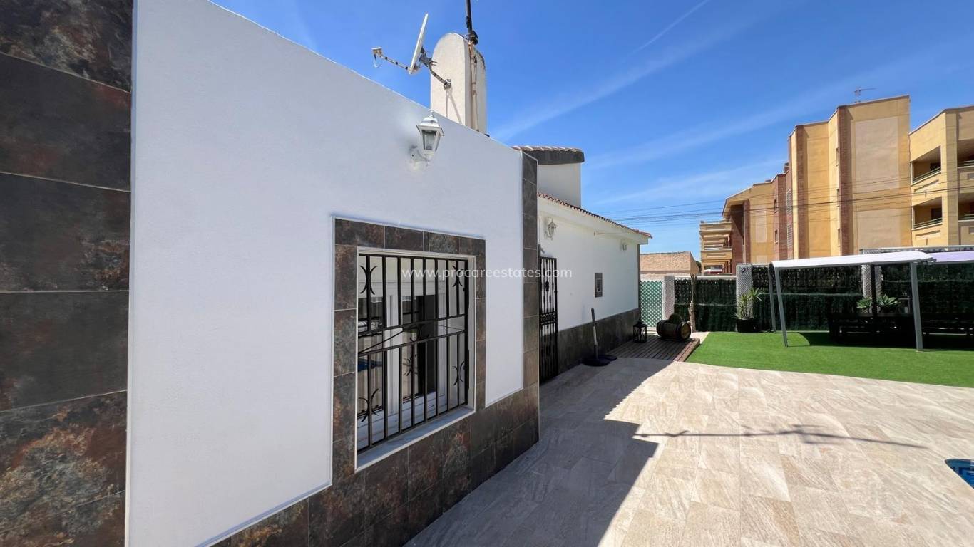 Revente - Villa - Torrevieja - Los Balcones