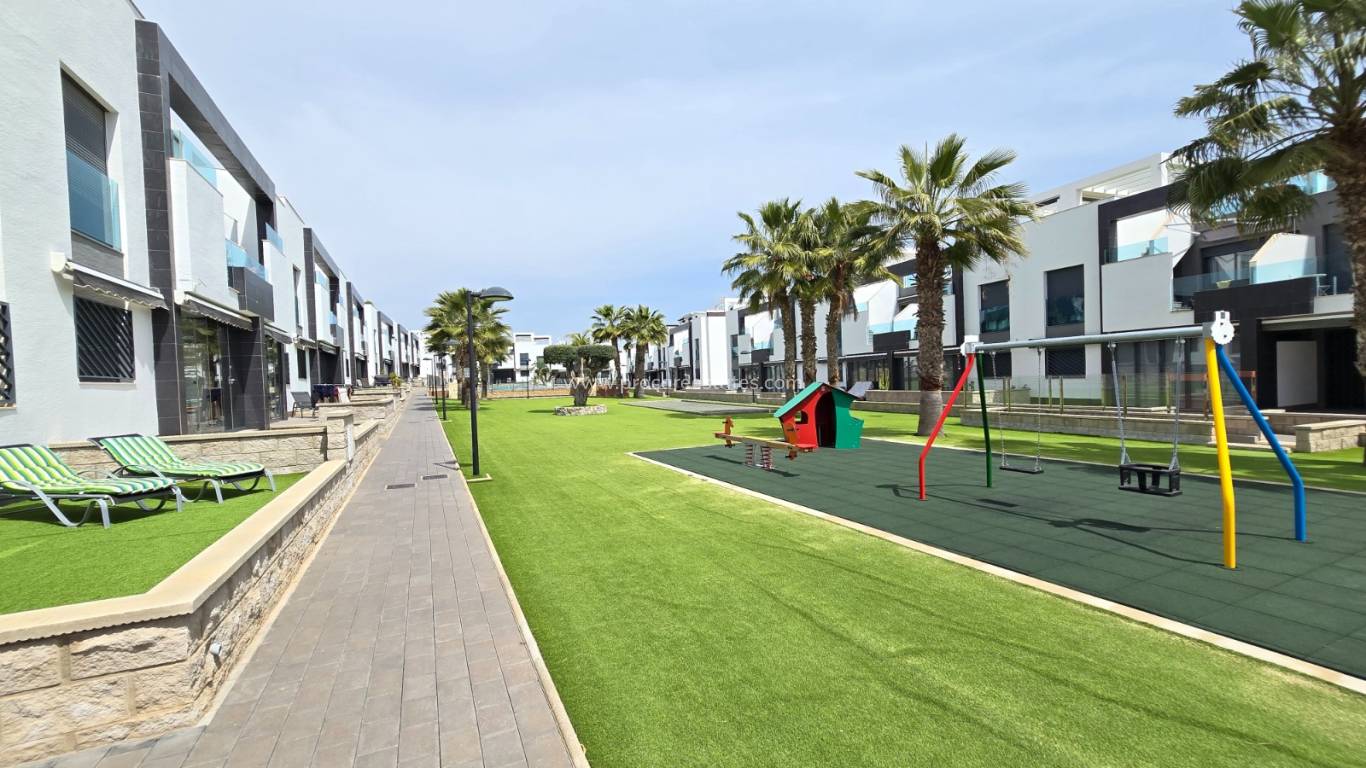 Verkauf - Apartment / Flat * - Orihuela Costa * - Punta Prima *