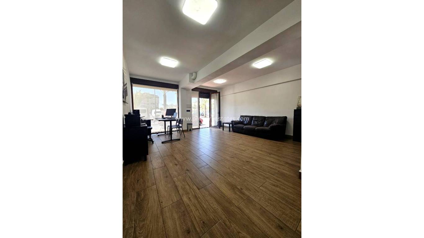 Verkauf - Gewerbeimmobilien - Guardamar del Segura - Town Guardamar