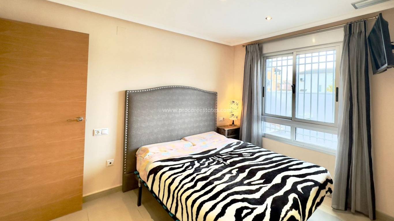 Verkauf - Gewerbeimmobilien - Torrevieja - Playa Del Cura