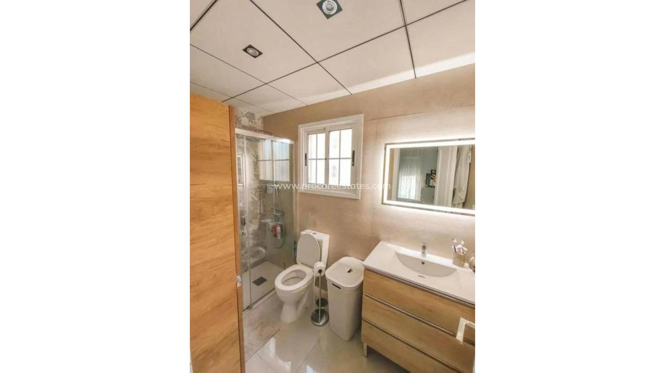 Verkauf - Villa - Guardamar del Segura - Urb el raso