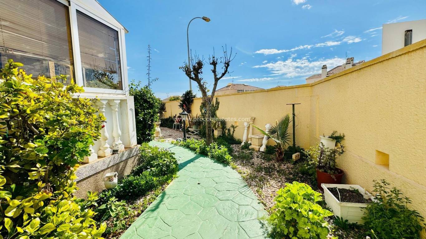 Verkauf - Villa - Orihuela Costa - Campoamor