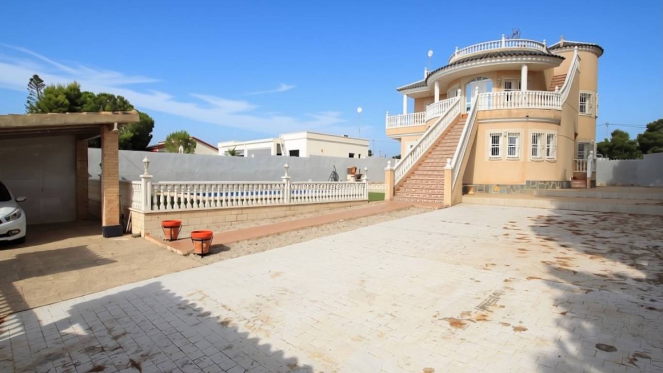 Verkauf - Villa - Orihuela Costa - Campoamor