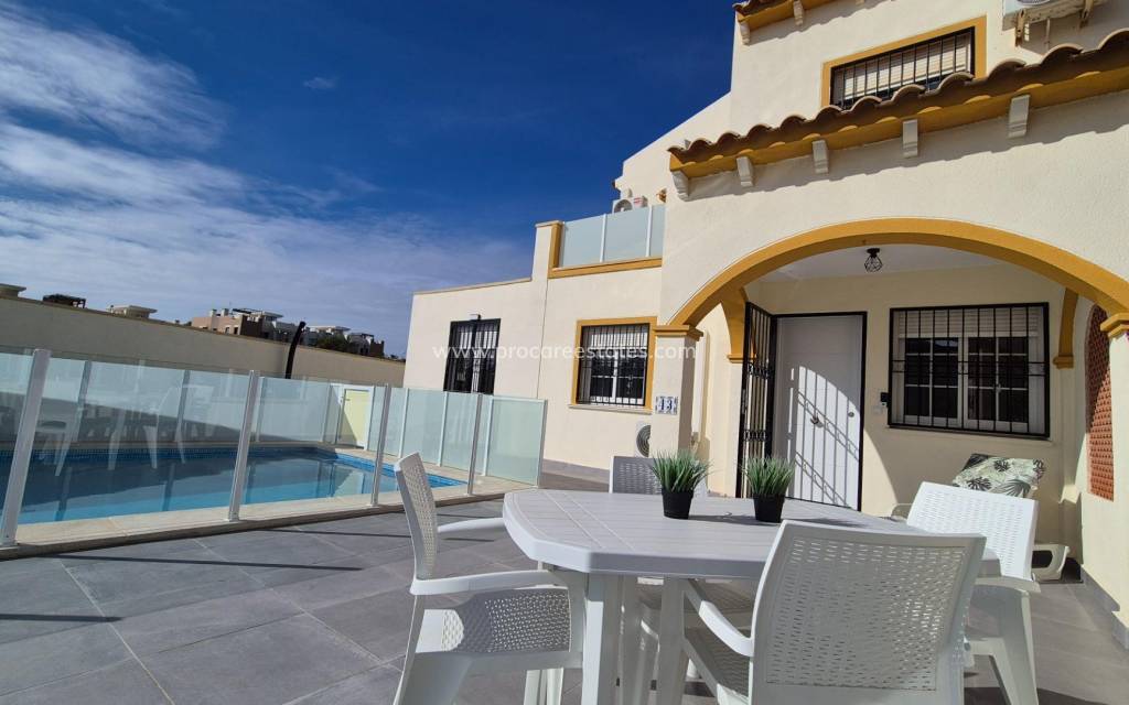 Verkauf - Villa - Orihuela Costa - La Zenia